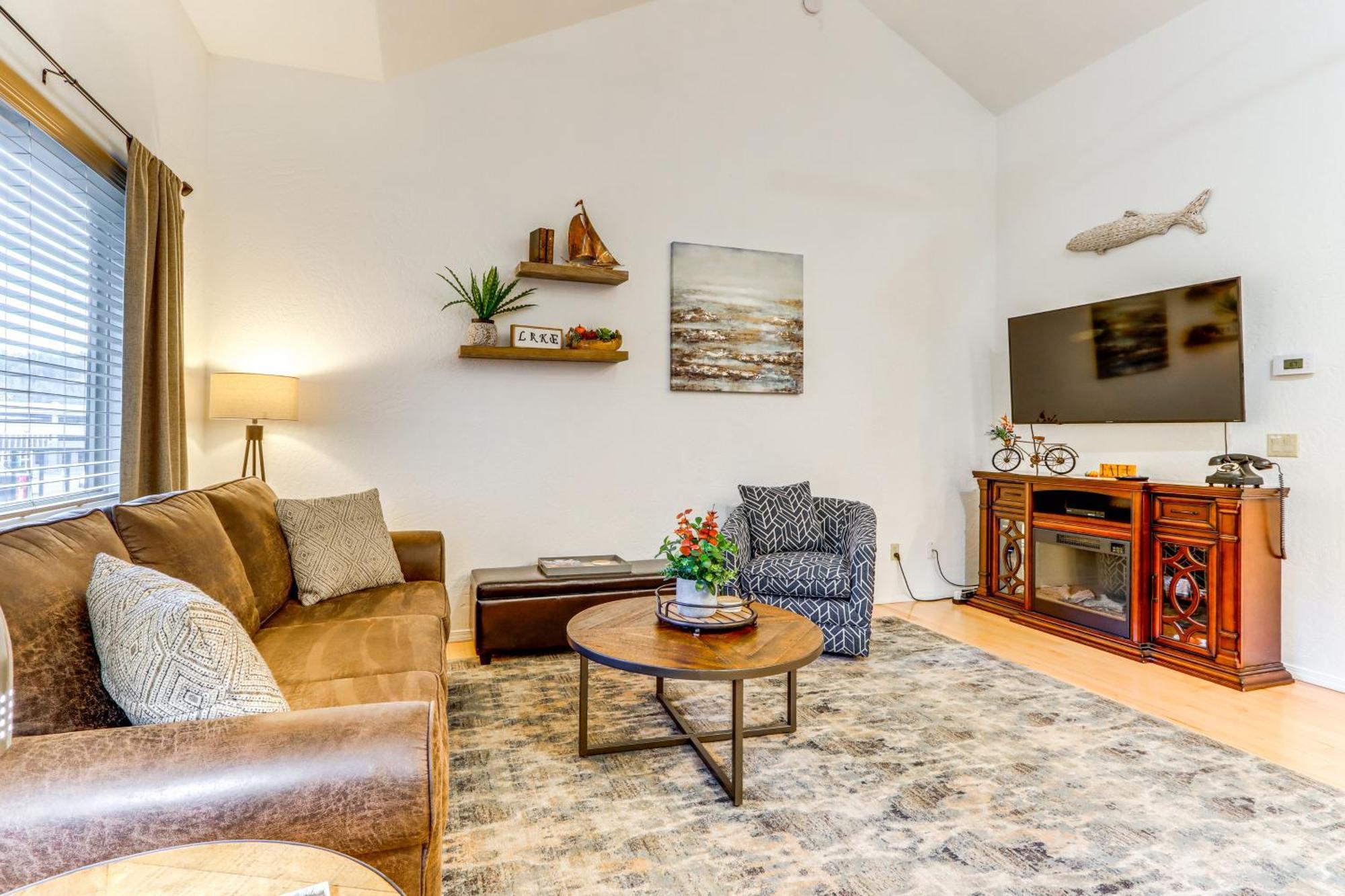 Modern Coeur Dalene Getaway Condo Walk Downtown! Coeur d'Alene Exterior photo
