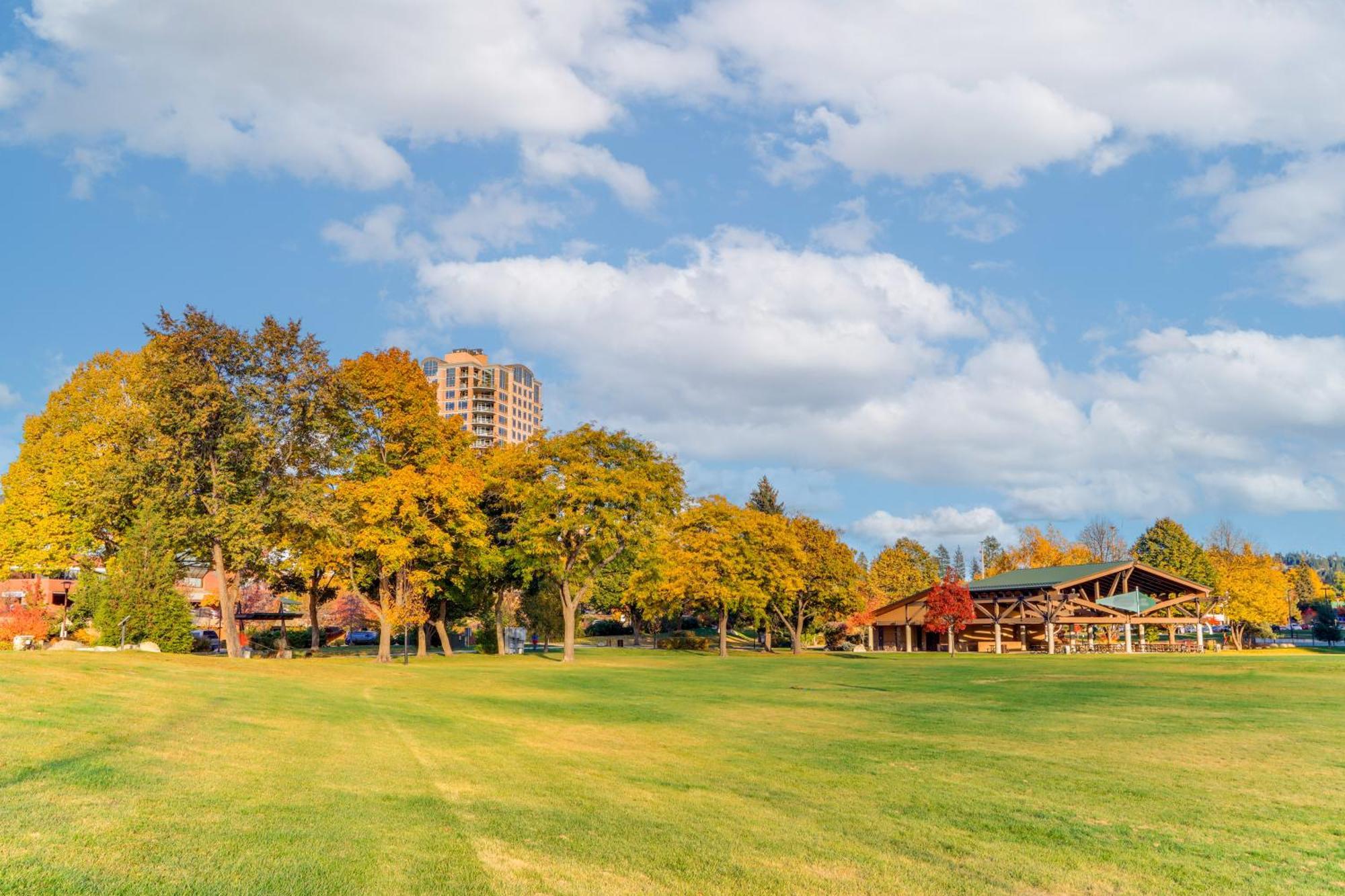 Modern Coeur Dalene Getaway Condo Walk Downtown! Coeur d'Alene Exterior photo