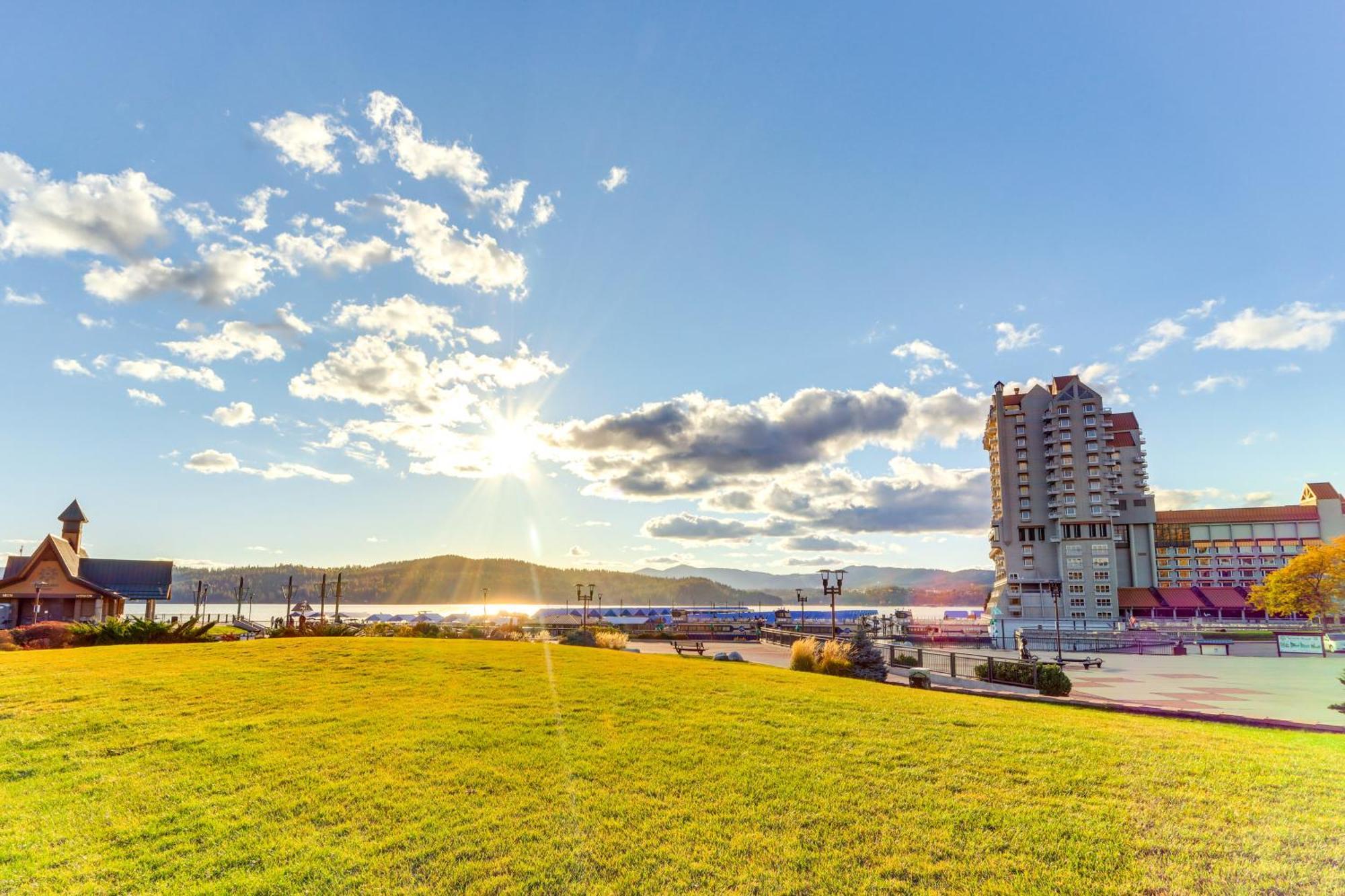 Modern Coeur Dalene Getaway Condo Walk Downtown! Coeur d'Alene Exterior photo
