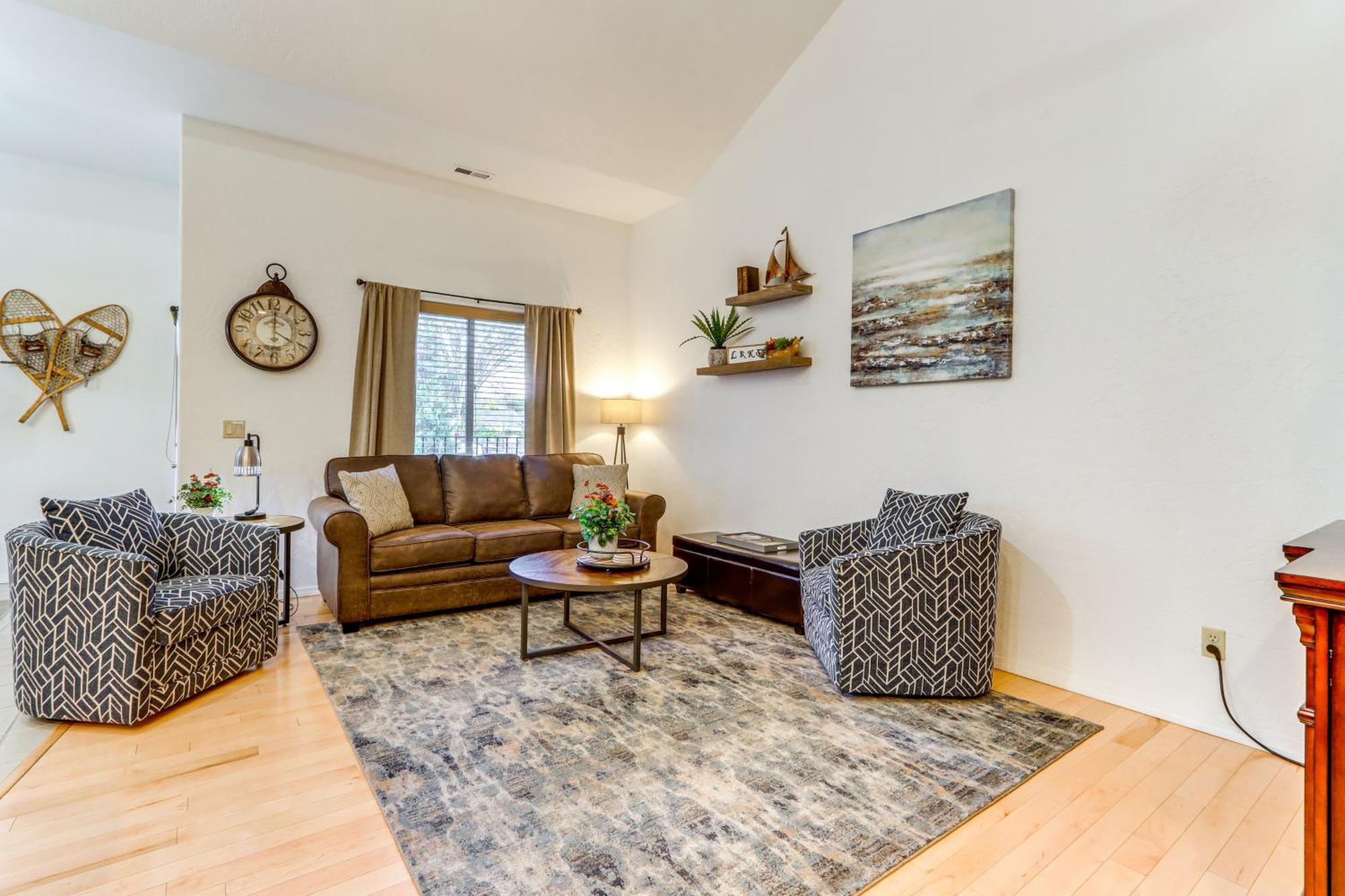 Modern Coeur Dalene Getaway Condo Walk Downtown! Coeur d'Alene Exterior photo